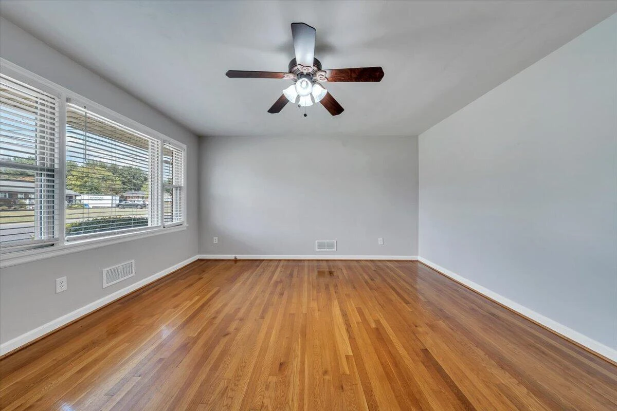 2409 Rollingwood DR - Photo 4