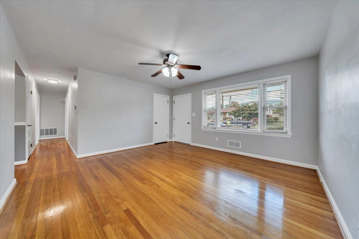 2409 Rollingwood DR - Photo 5