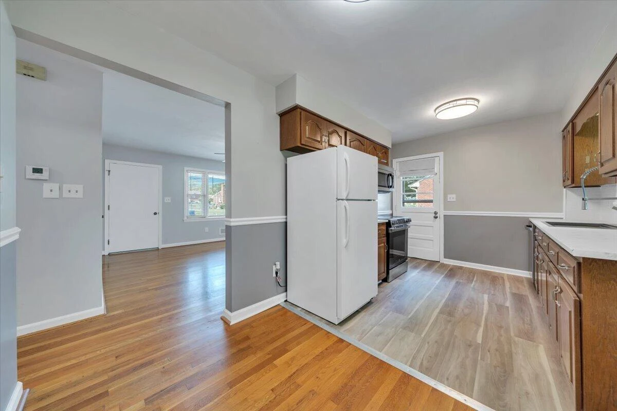 2409 Rollingwood DR - Photo 7