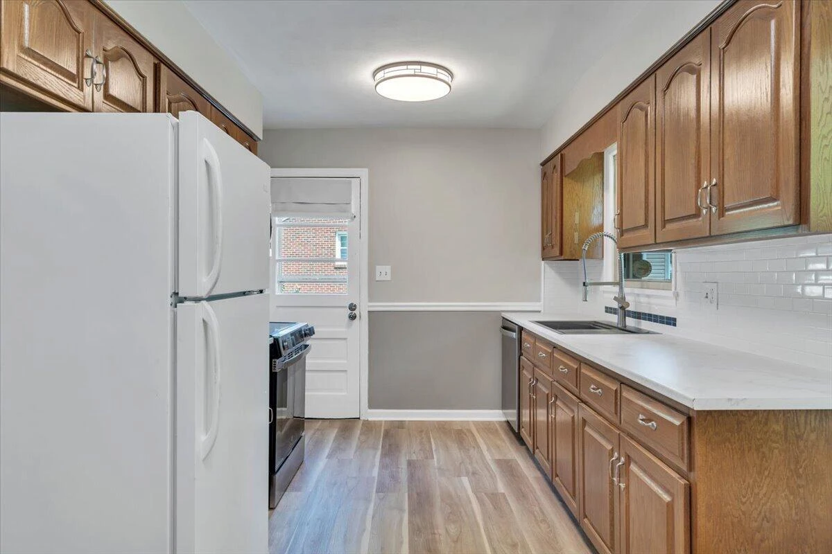 2409 Rollingwood DR - Photo 8