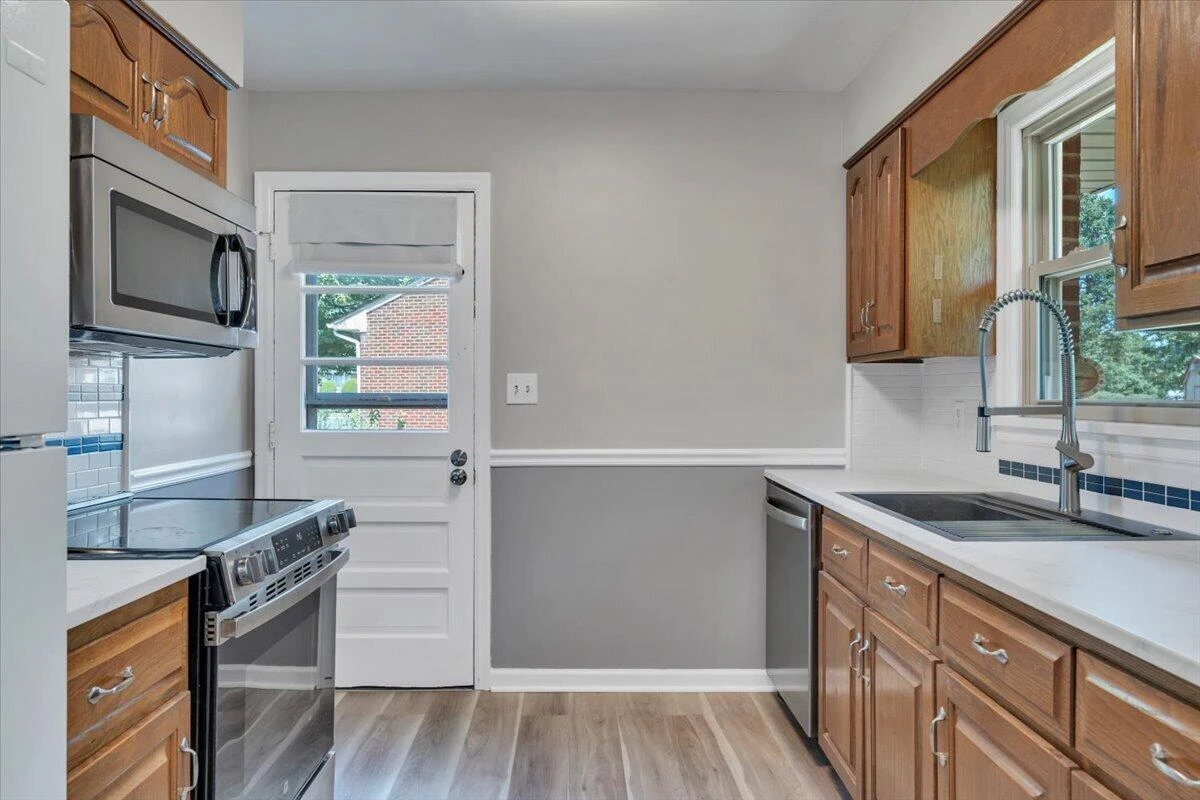 2409 Rollingwood DR - Photo 9