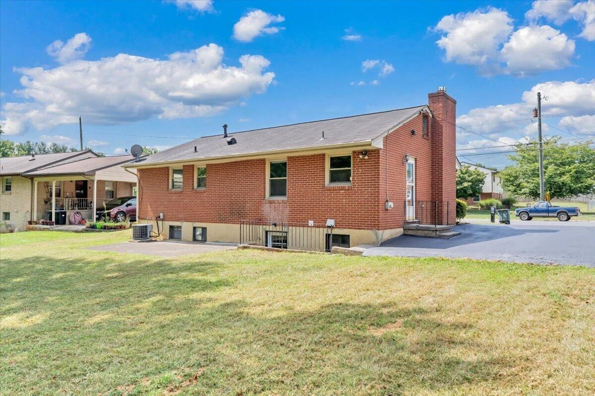 2409 Rollingwood DR - Photo 40