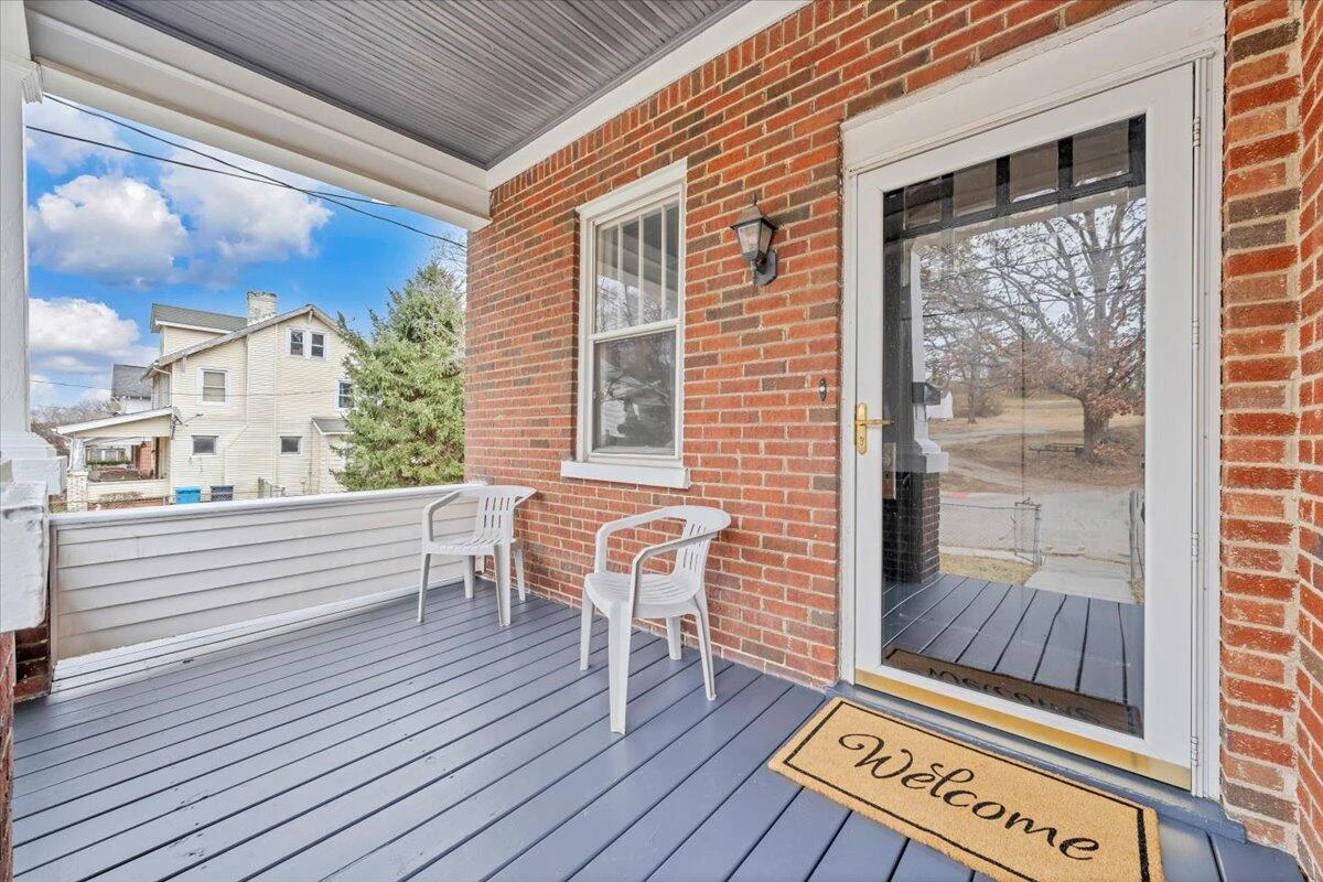 1226 Kerns AVE SW - Photo 3