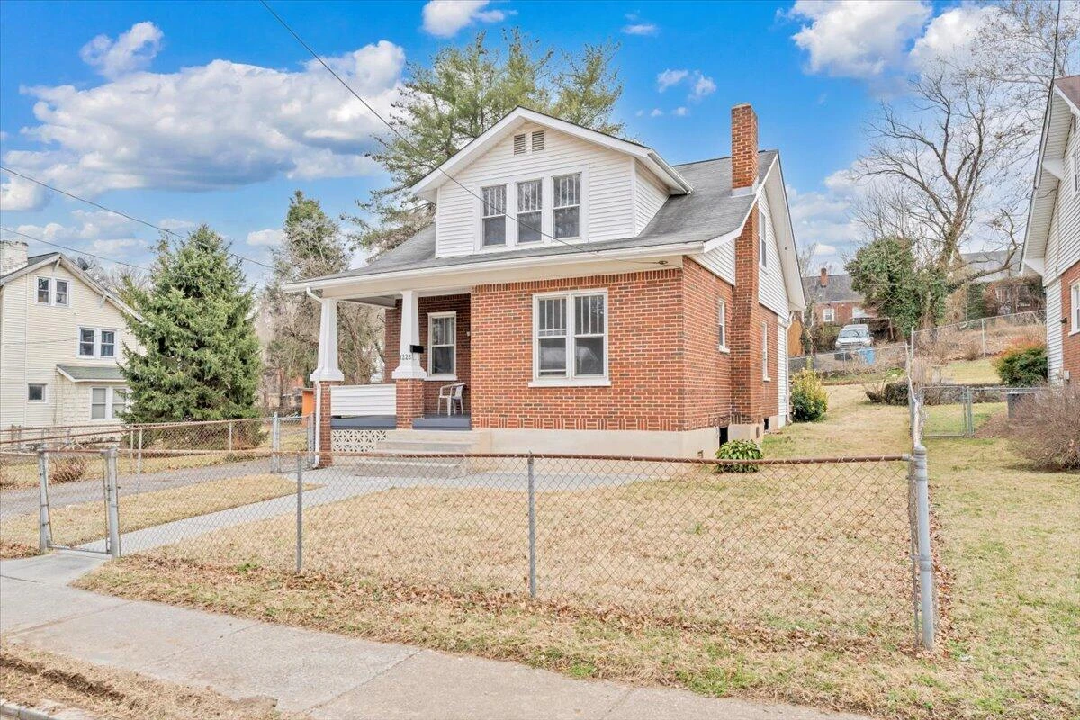 1226 Kerns AVE SW - Photo 6
