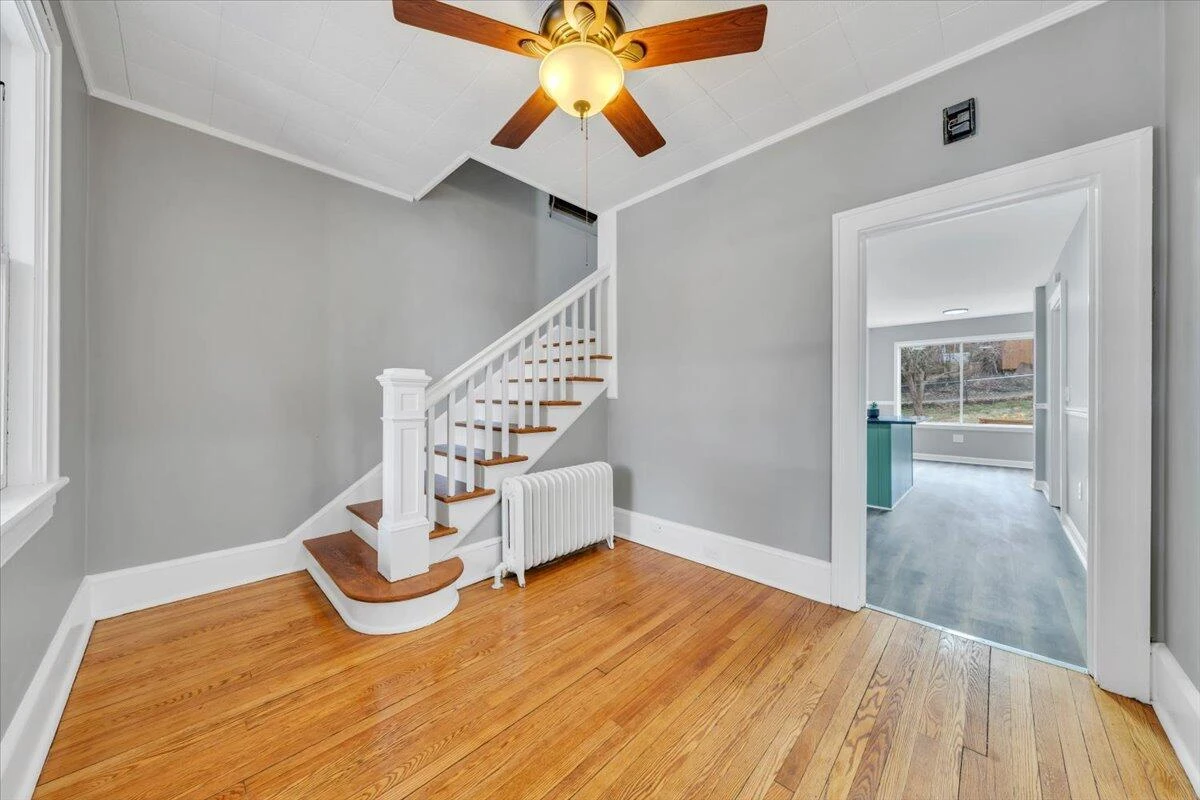 1226 Kerns AVE SW - Photo 9