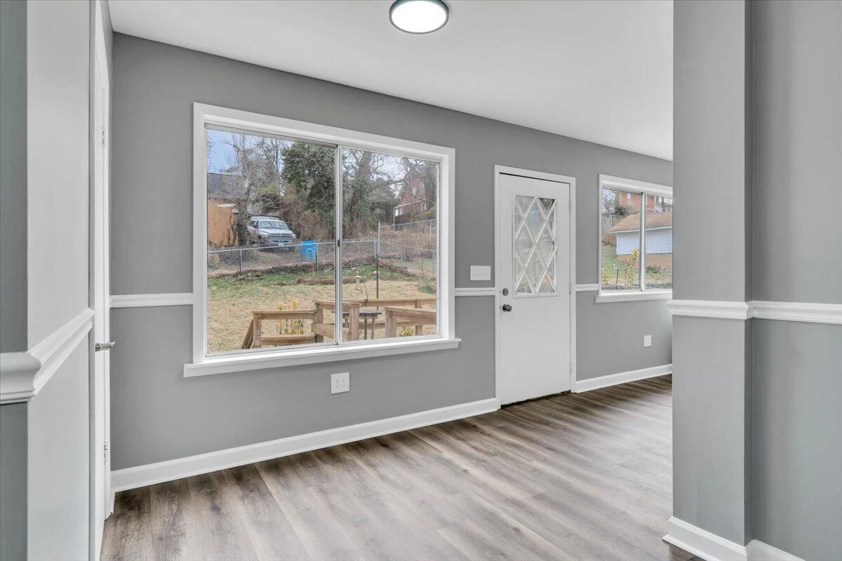 1226 Kerns AVE SW - Photo 18