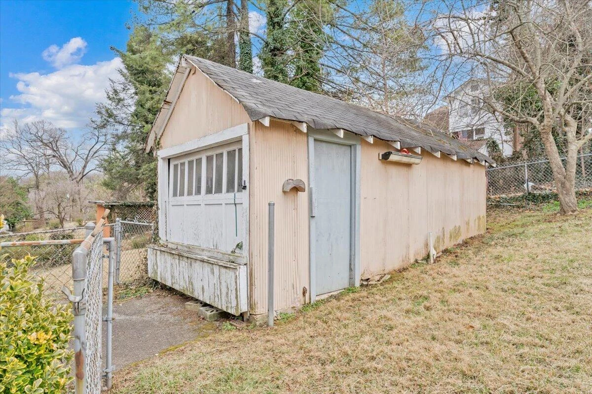 1226 Kerns AVE SW - Photo 48