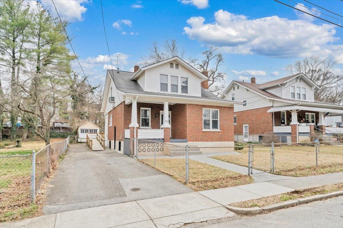 1226 Kerns AVE SW - Photo 53