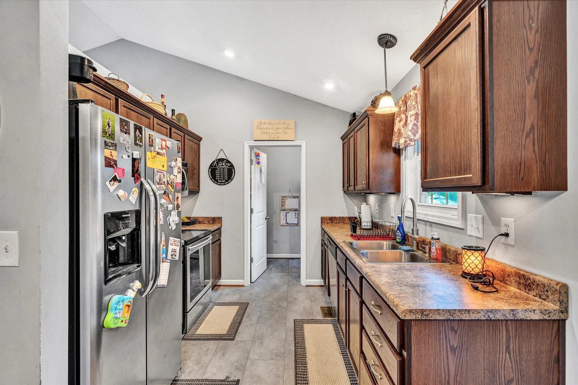 1647 Millbrook ST - Photo 10