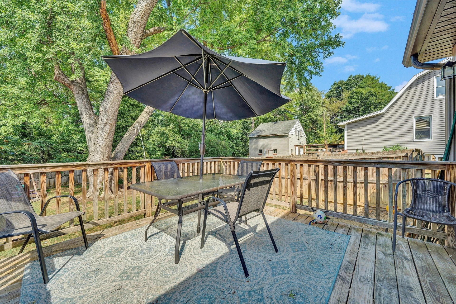 1647 Millbrook ST - Photo 25
