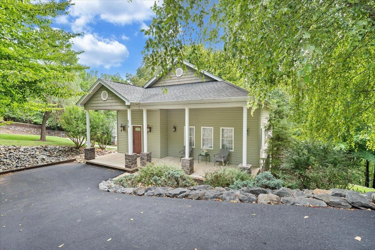 614 Forest Lawn DR - Photo 2