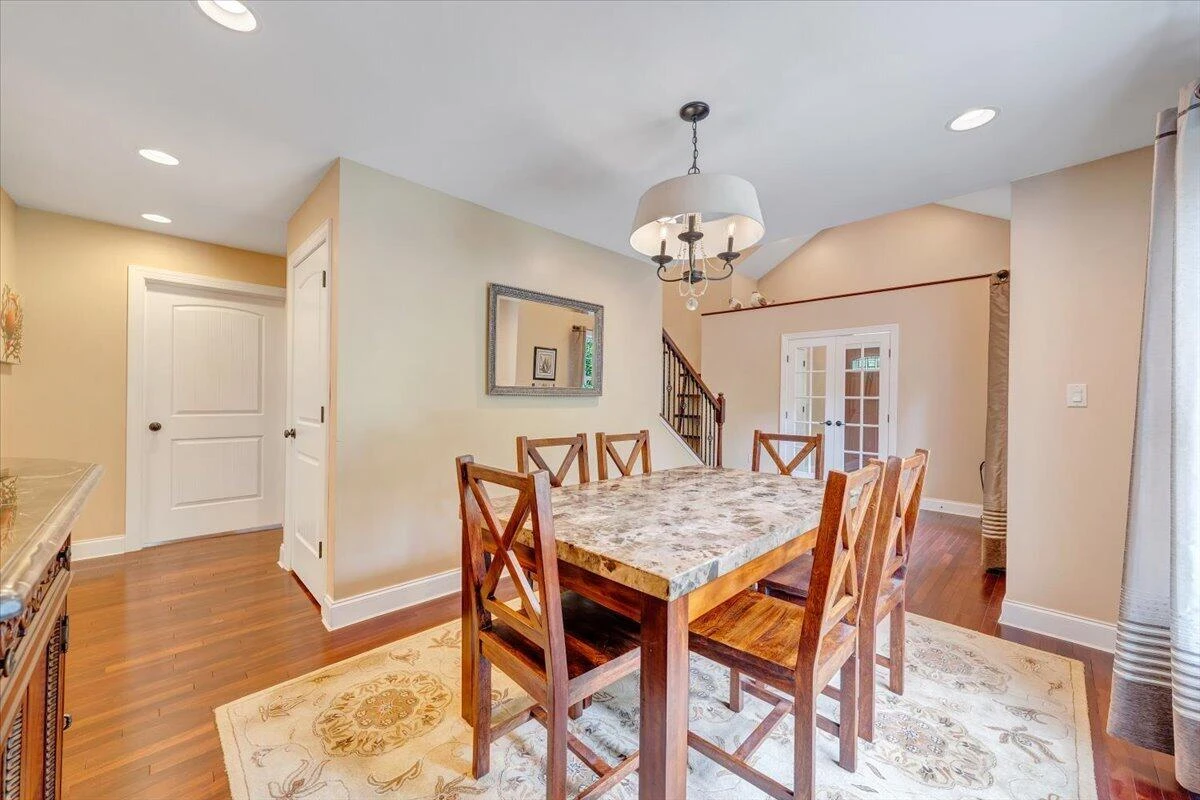 614 Forest Lawn DR - Photo 18