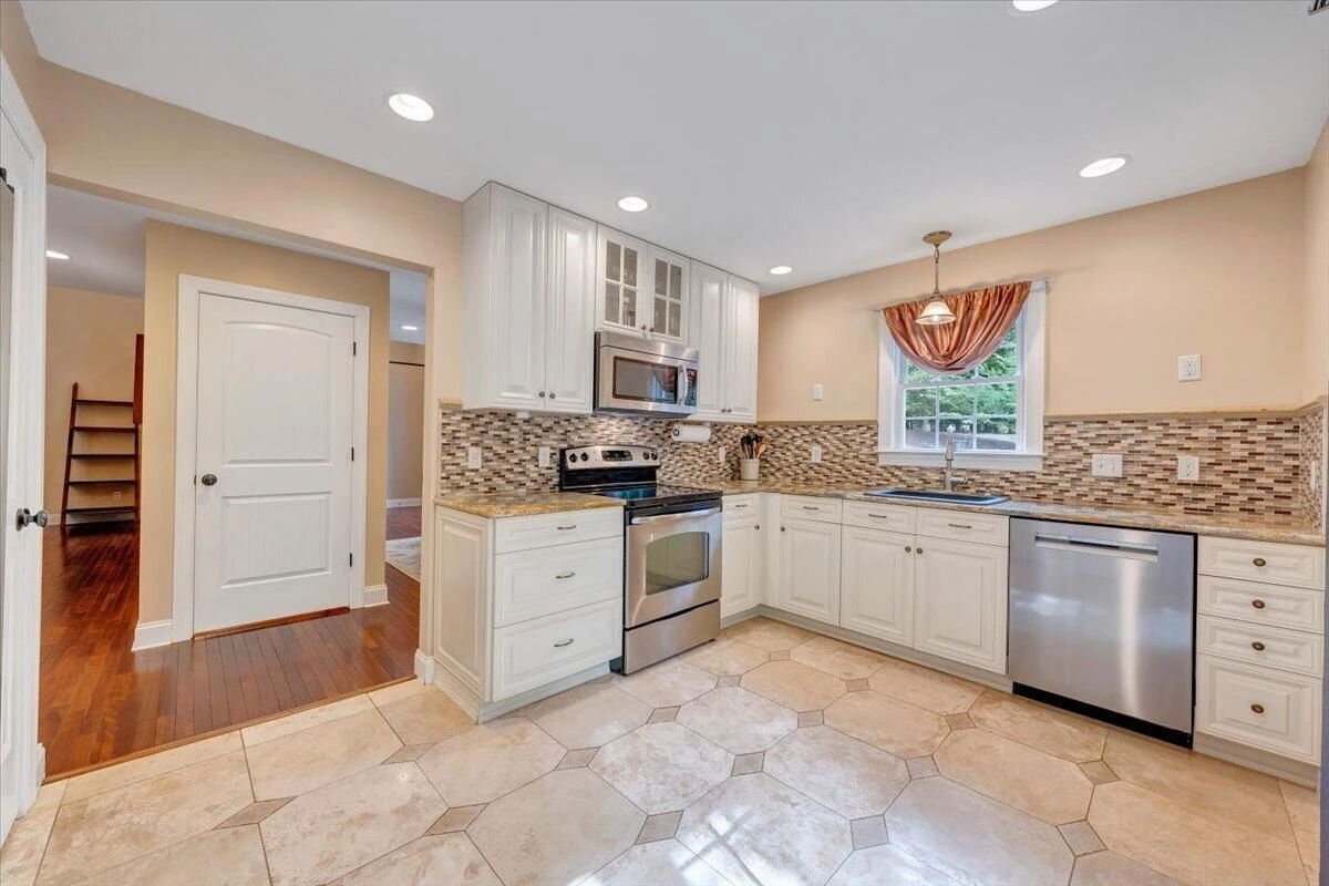 614 Forest Lawn DR - Photo 24