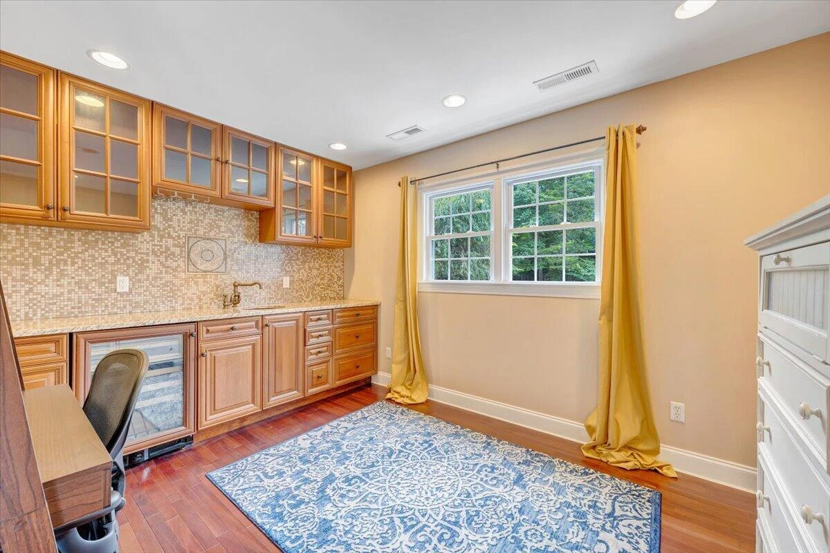 614 Forest Lawn DR - Photo 33