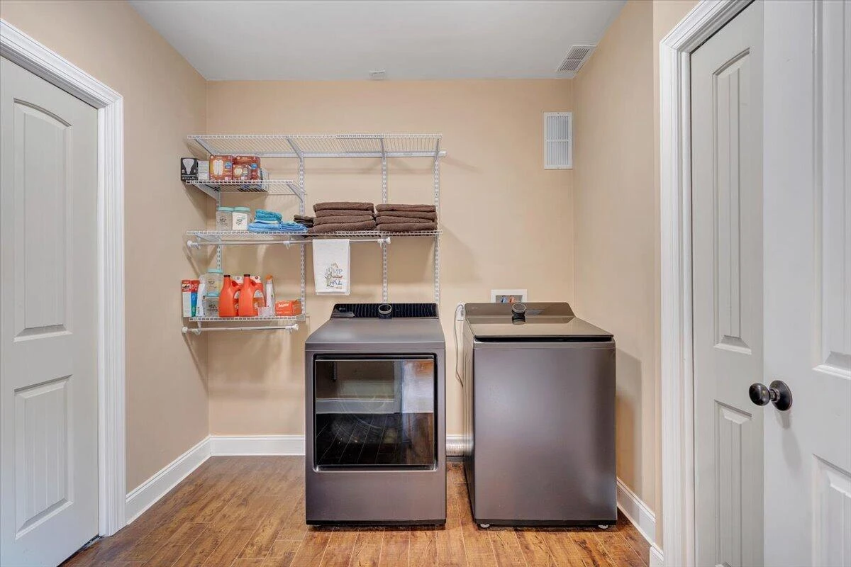 614 Forest Lawn DR - Photo 36