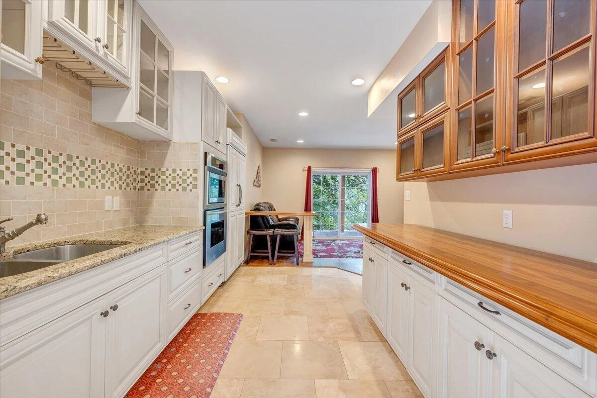 614 Forest Lawn DR - Photo 38