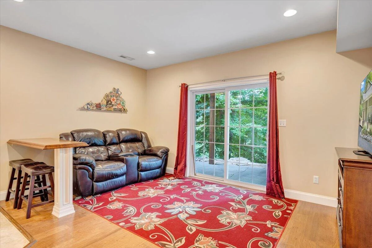 614 Forest Lawn DR - Photo 40