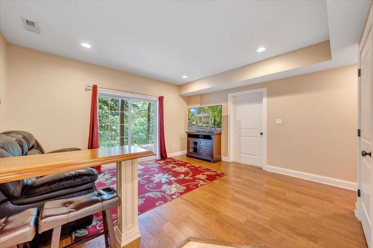 614 Forest Lawn DR - Photo 41