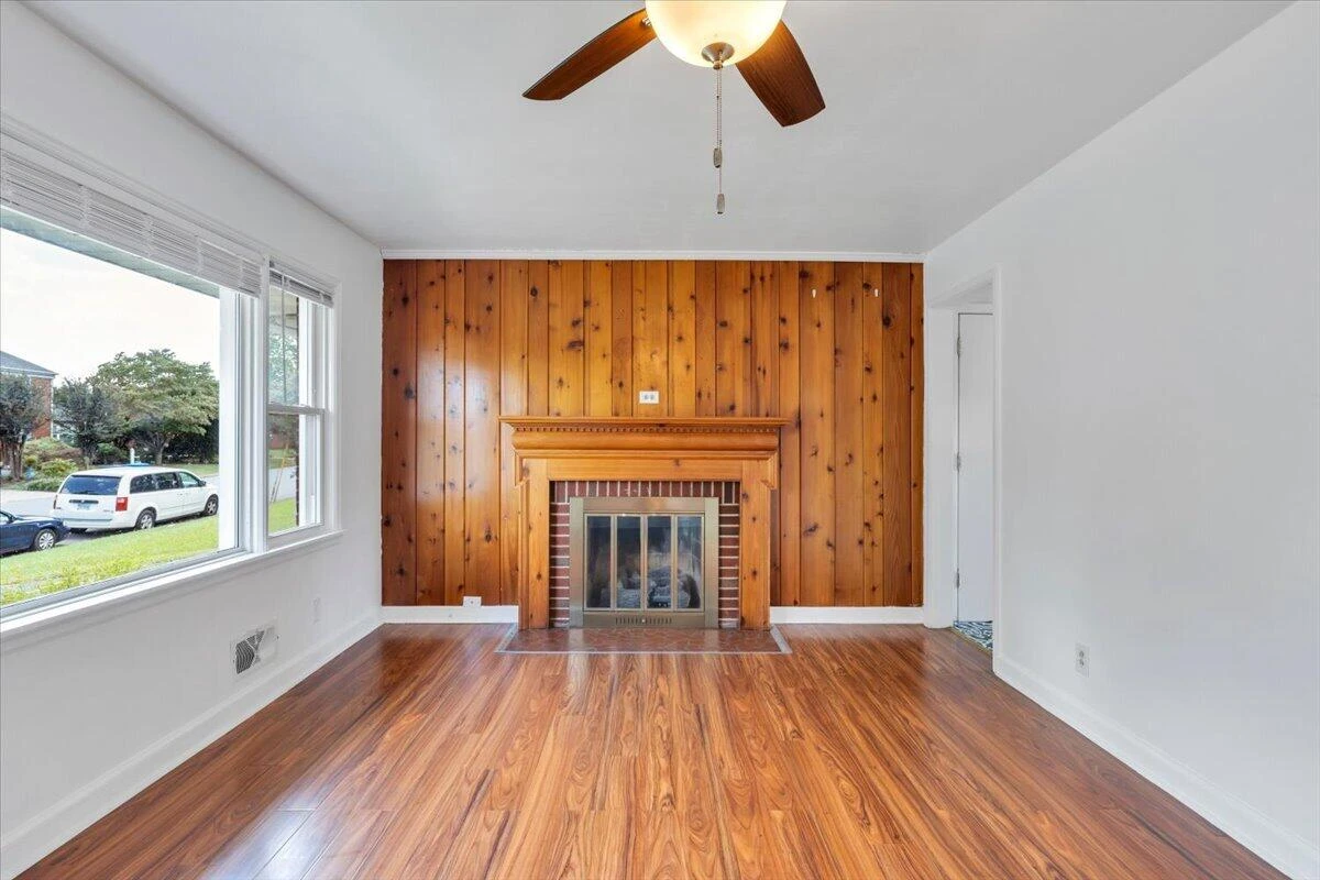 3318 Frontier RD NW - Photo 5