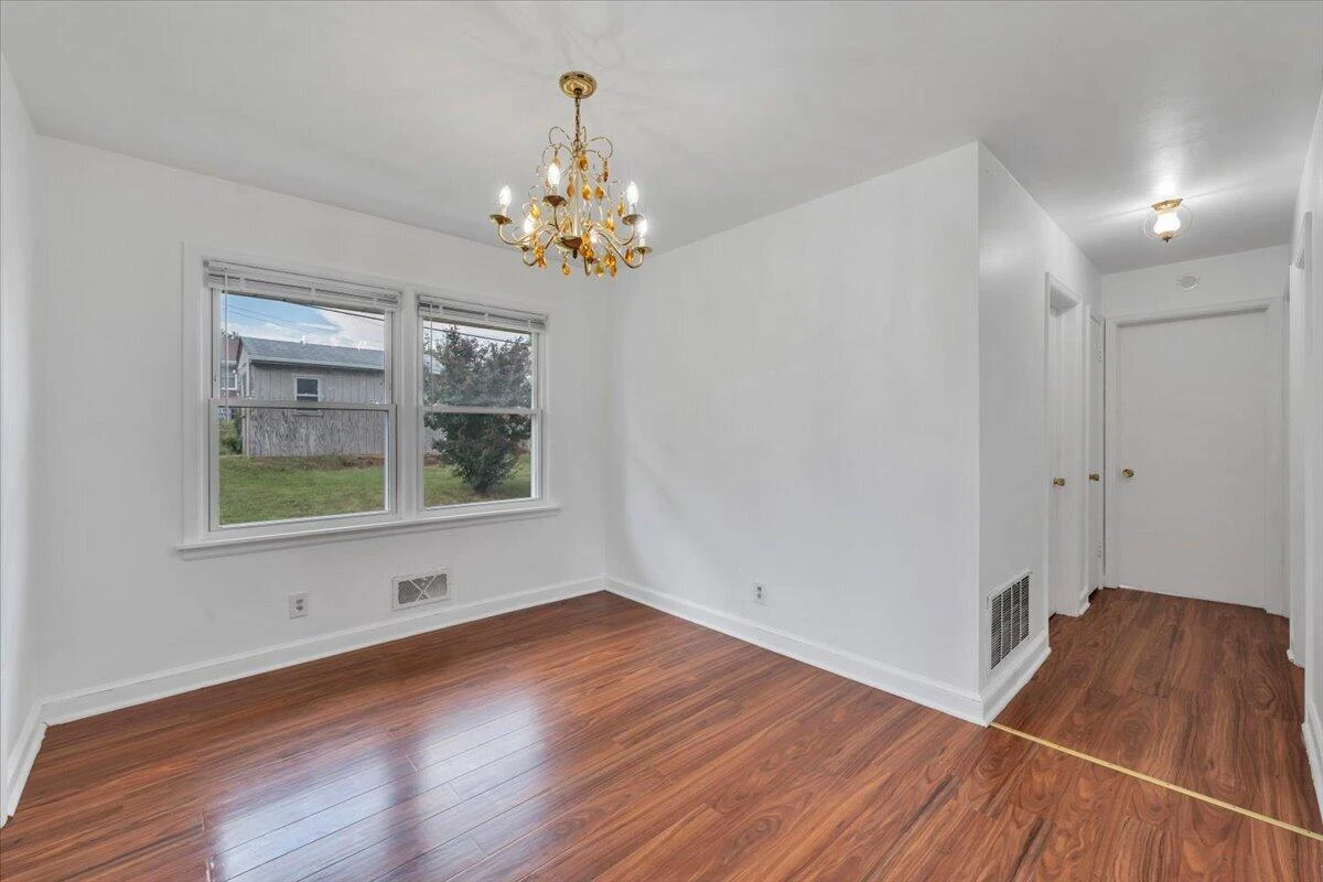 3318 Frontier RD NW - Photo 9