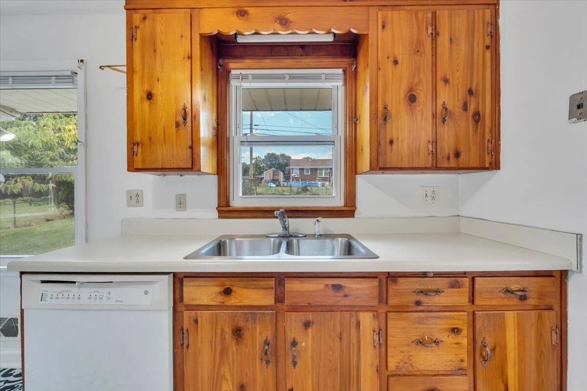 3318 Frontier RD NW - Photo 12