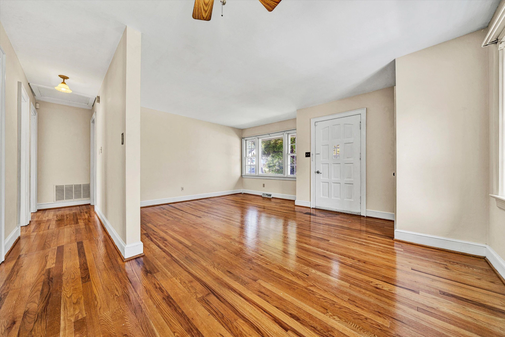 2944 Fleetwood AVE SW - Photo 5
