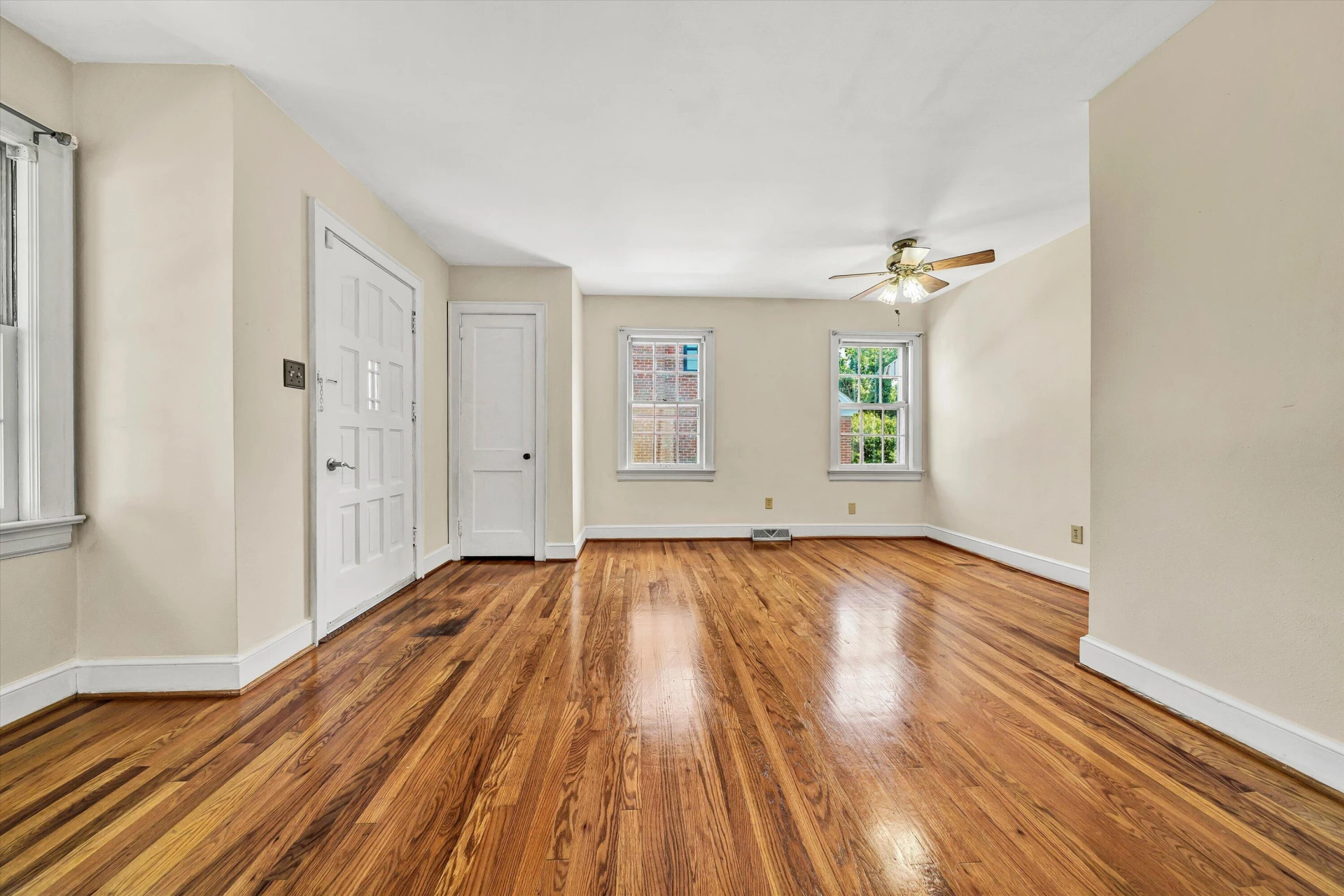 2944 Fleetwood AVE SW - Photo 7