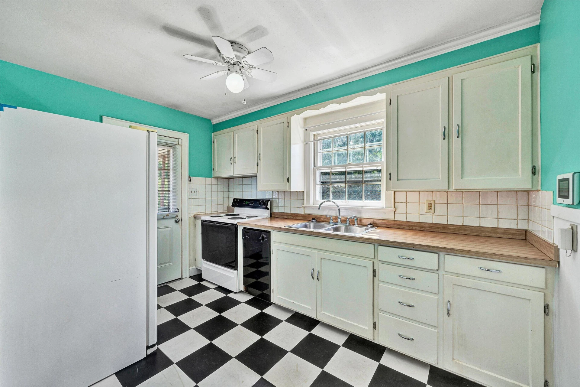 2944 Fleetwood AVE SW - Photo 8