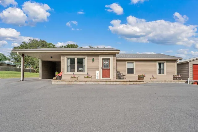 102 Falcon Ridge RD, Clifton Forge, VA, 24422