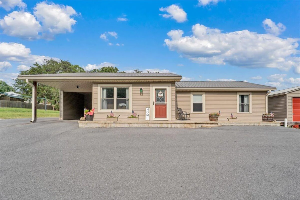 102 Falcon Ridge RD