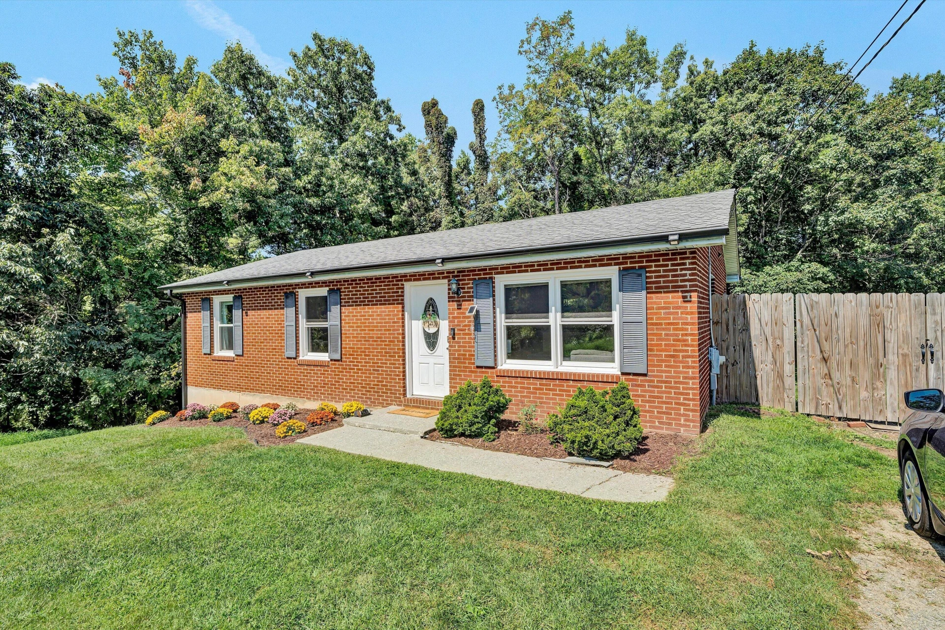 10380 Ivy Ridge RD - Photo 2