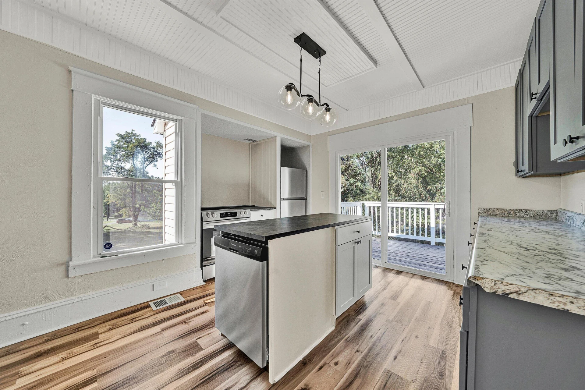 1936 Willis ST - Photo 12