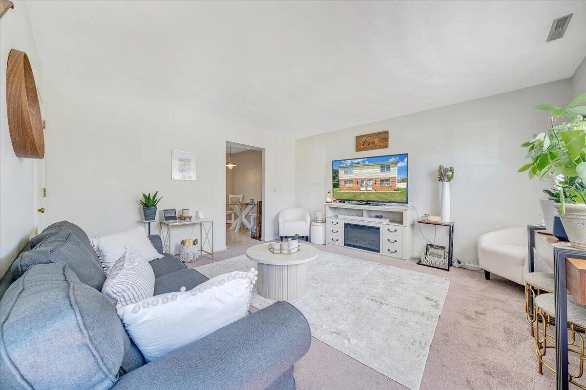 306 & 308 Troy AVE NE - Photo 2