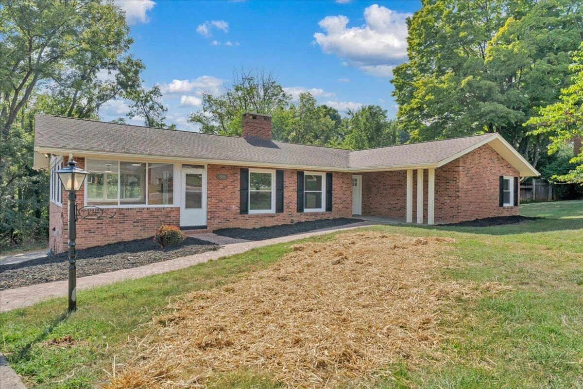 2519 Winifred DR SW