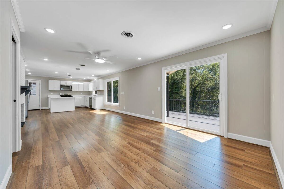 2519 Winifred DR SW - Photo 8