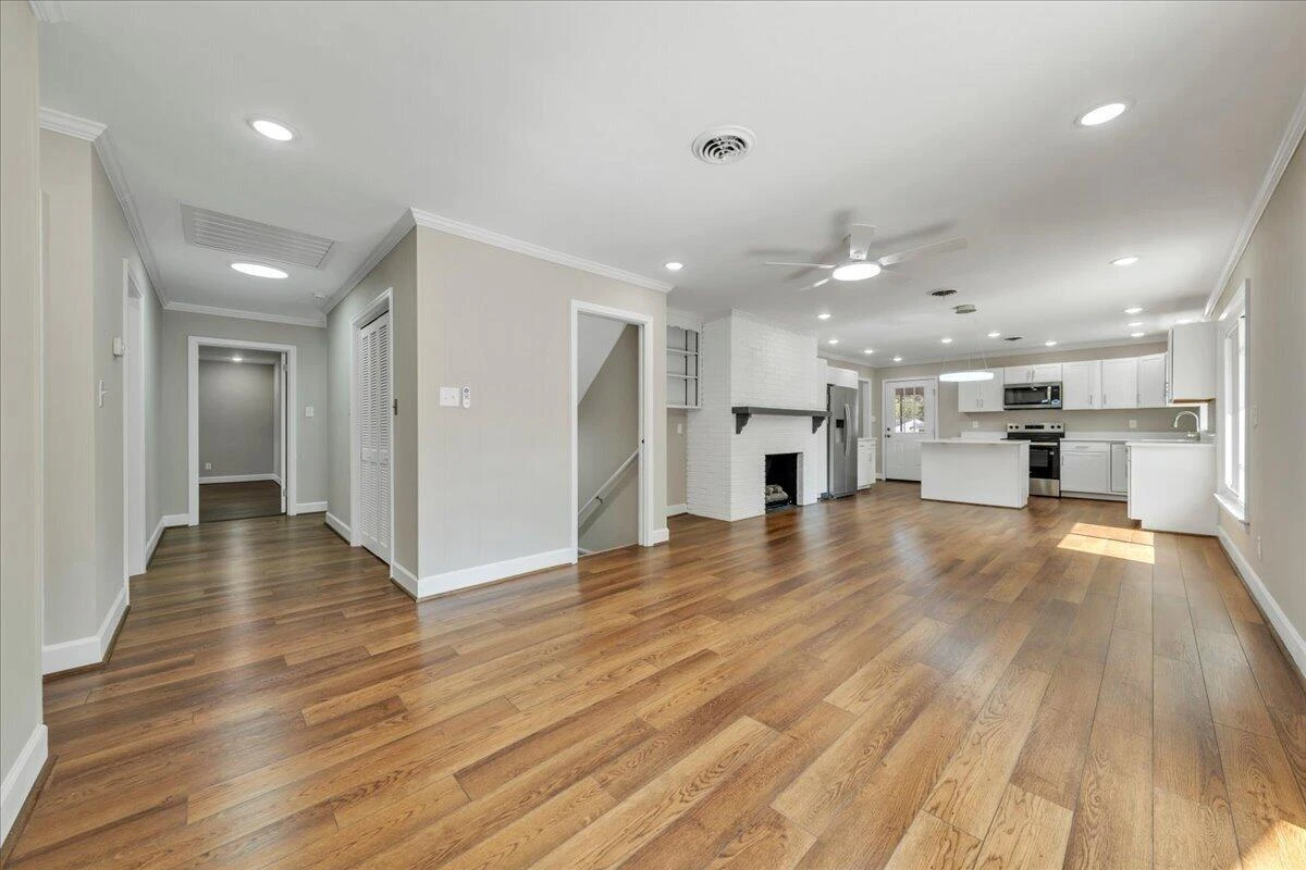 2519 Winifred DR SW - Photo 9