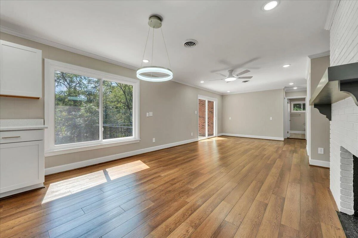 2519 Winifred DR SW - Photo 10