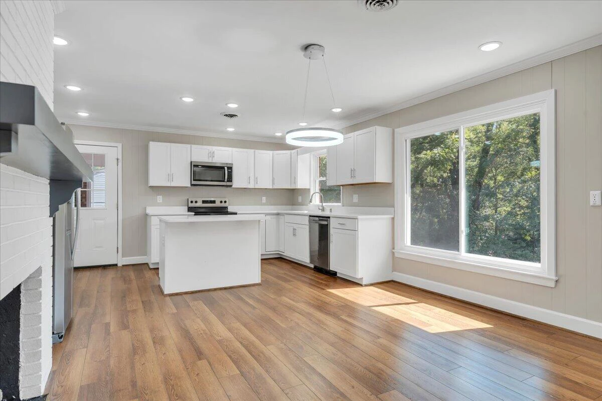 2519 Winifred DR SW - Photo 13