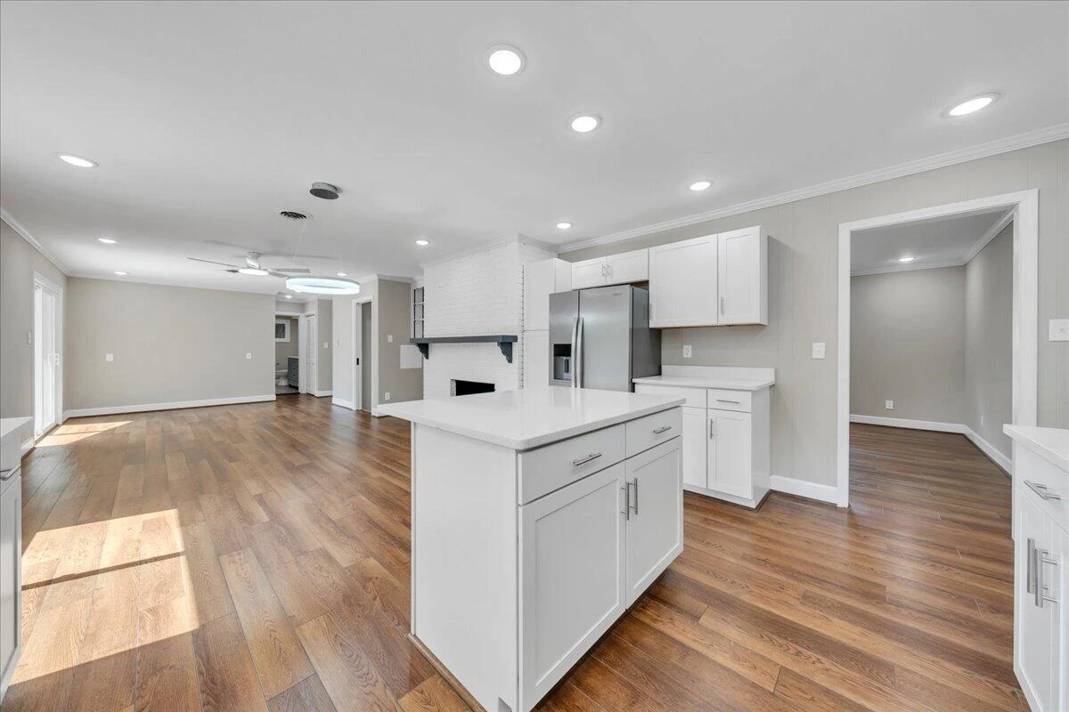 2519 Winifred DR SW - Photo 17