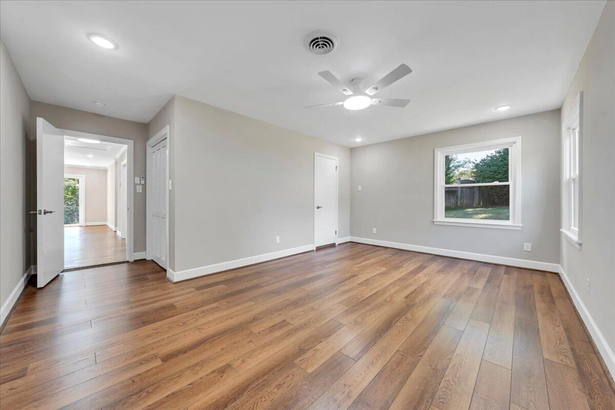 2519 Winifred DR SW - Photo 21