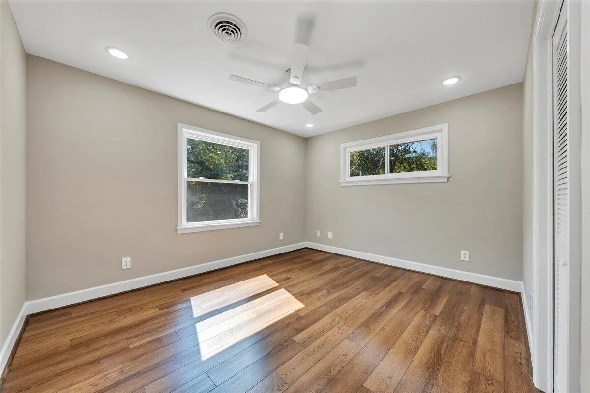 2519 Winifred DR SW - Photo 24