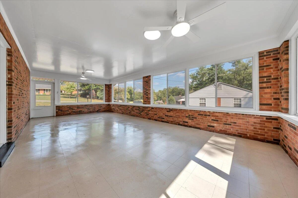 2519 Winifred DR SW - Photo 30