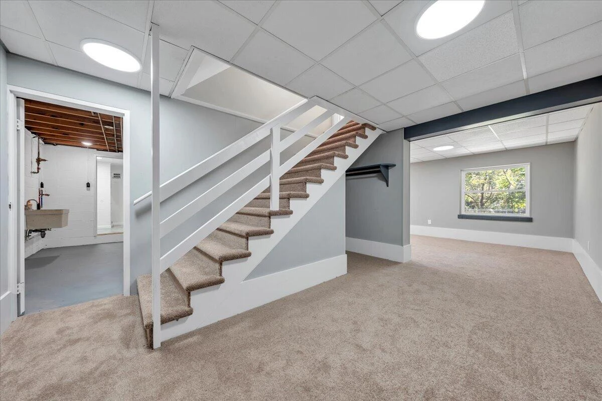 2519 Winifred DR SW - Photo 31