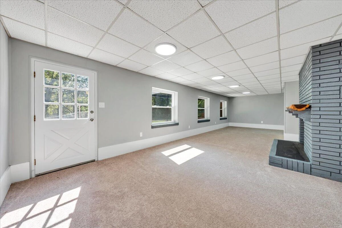 2519 Winifred DR SW - Photo 34