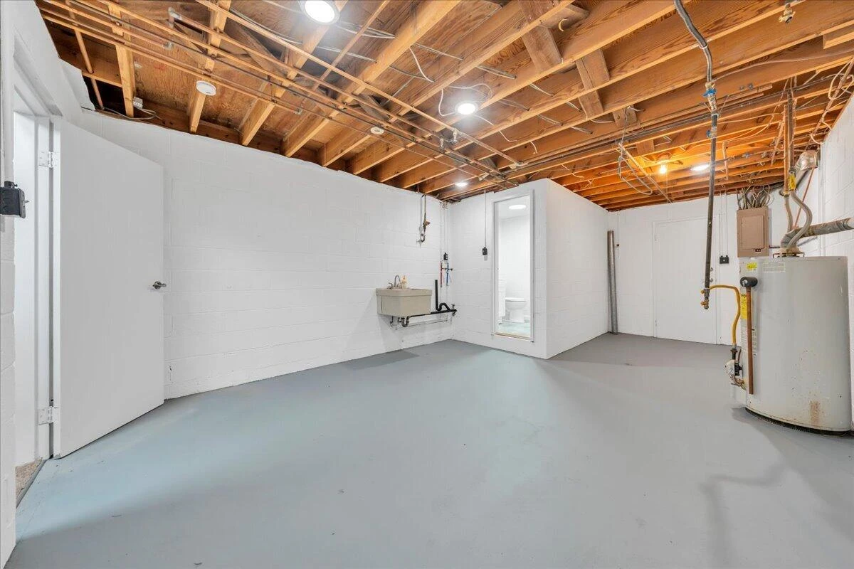2519 Winifred DR SW - Photo 36