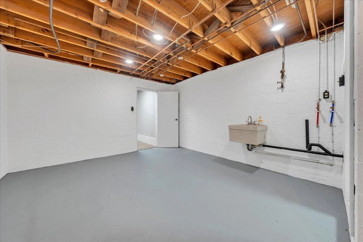 2519 Winifred DR SW - Photo 37