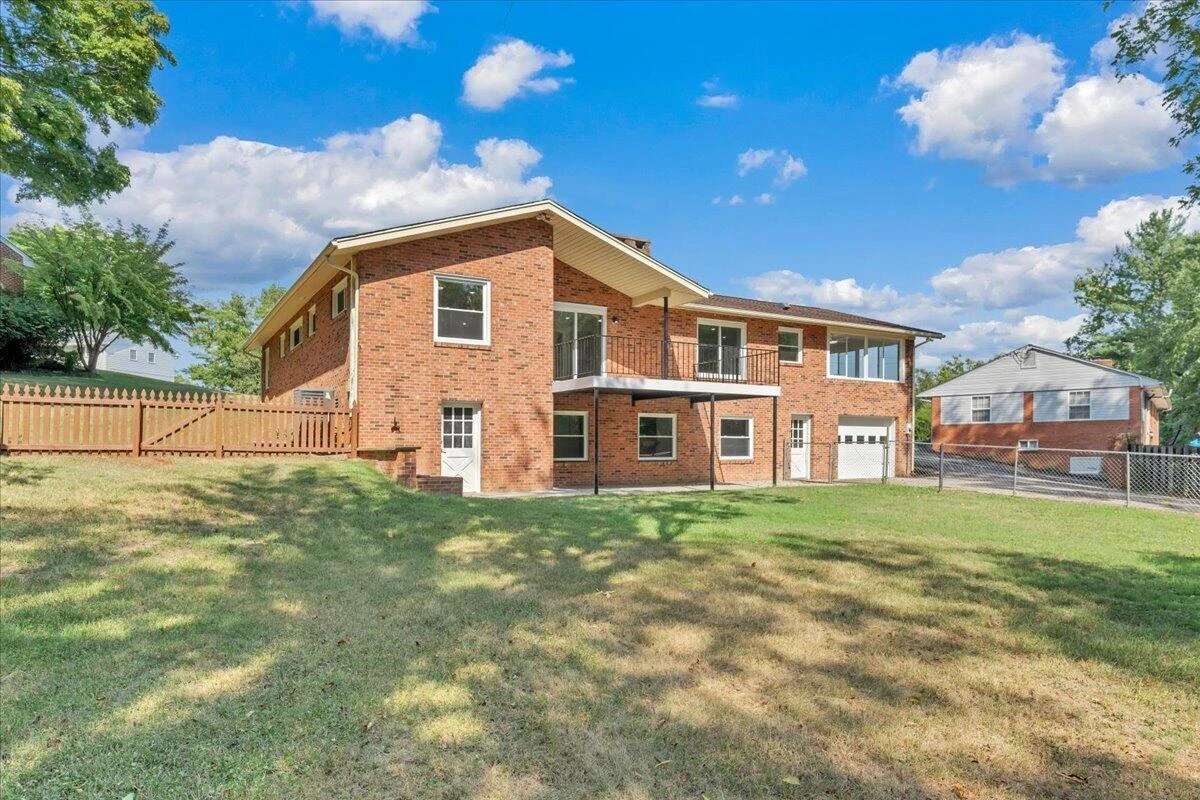 2519 Winifred DR SW - Photo 45