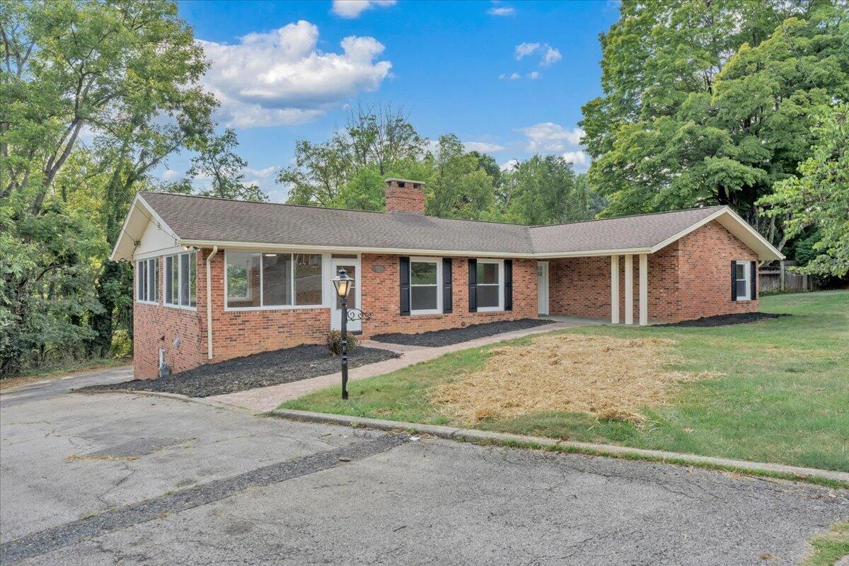2519 Winifred DR SW - Photo 47