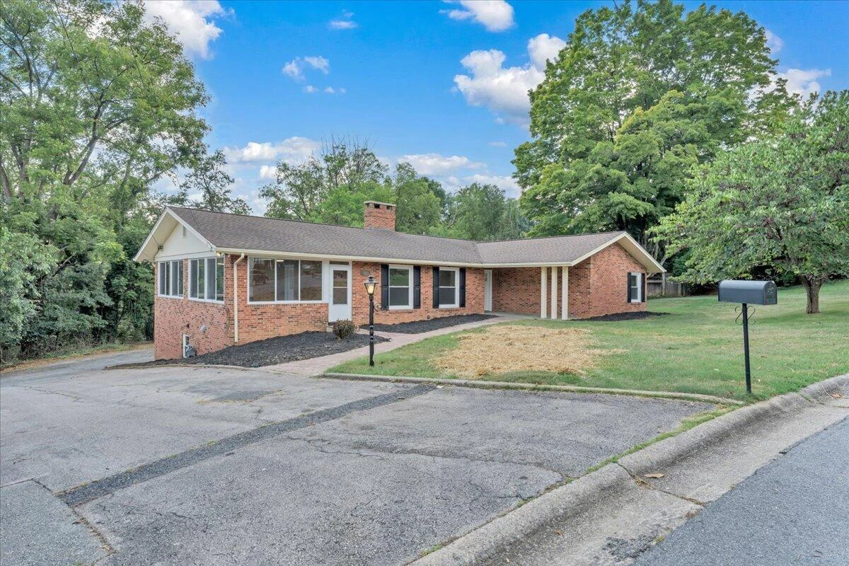 2519 Winifred DR SW - Photo 48