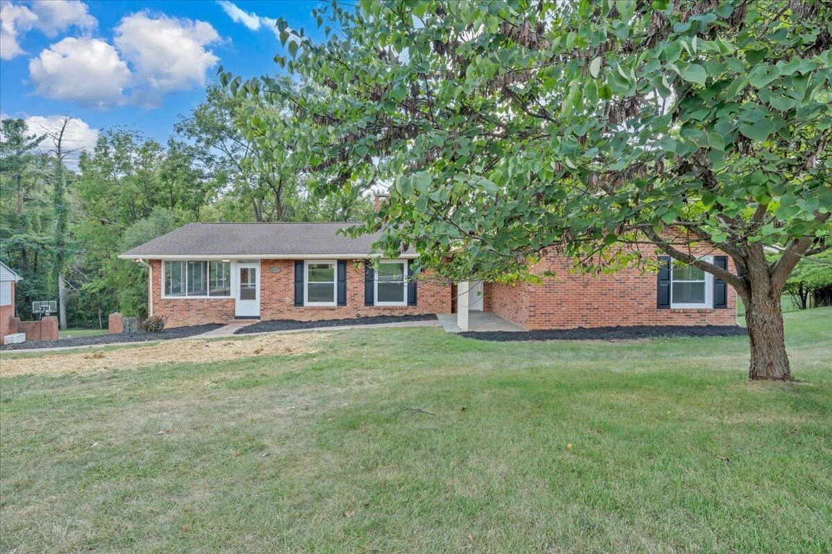 2519 Winifred DR SW - Photo 52